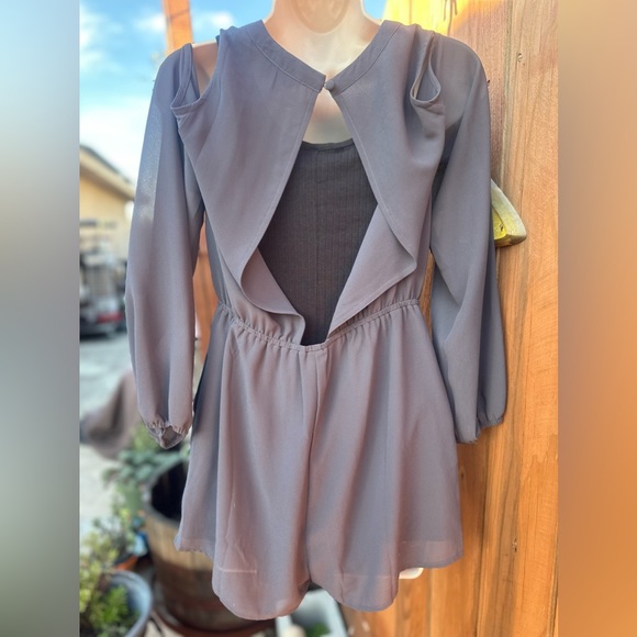 Cute Ooh La La Long Sleeve Romper Size Small - Picture 3 of 8